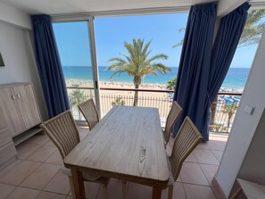 Dining - Holiday Apartment "WG1 Benidorm" Near the Beach with Sea View, Balcony, Air Conditioning and Wi-Fi (Benidorm)