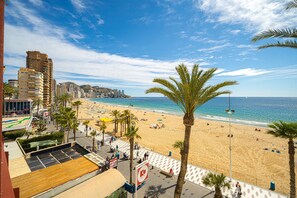 Beach nearby - Holiday Apartment "WG1 Benidorm" Near the Beach with Sea View, Balcony, Air Conditioning and Wi-Fi (Benidorm)