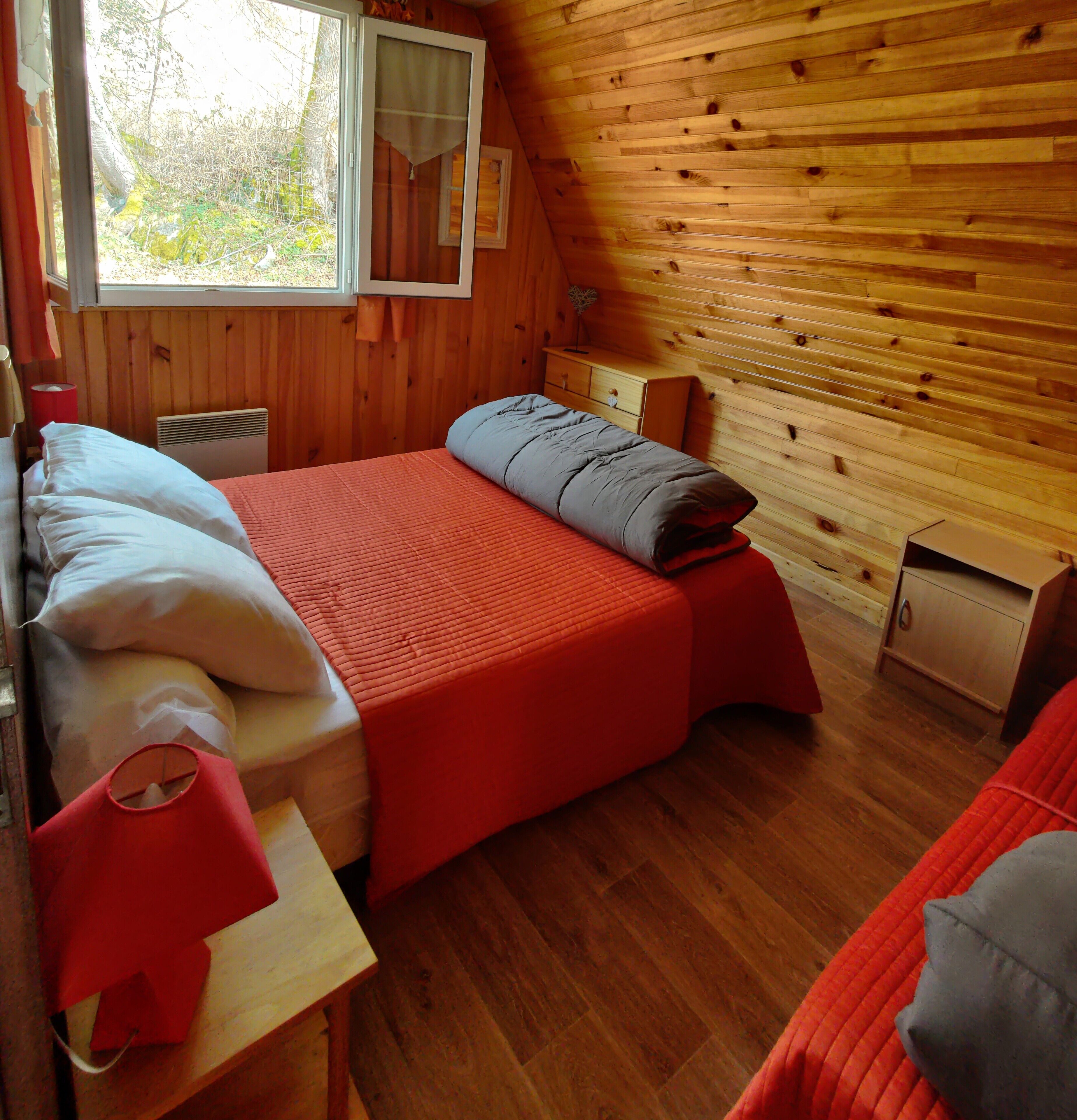 TYPIQUE CHALET DE MONTAGNE avec Option Moto