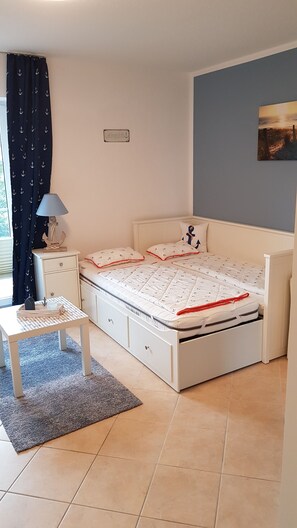Comfort Apartment | 2 bedrooms, in-room safe, blackout drapes, free WiFi - Küstenbude (Kellenhusen)