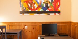 Classic Single Room, Garden View | Living area - Gästehaus Alte Schule (Recklinghausen)