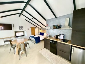 Appartement Deluxe | Literie hypoallergénique, mini-bar avec articles gratuits, bureau