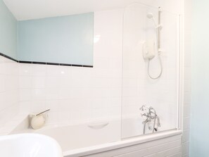 Cottage | Bathroom