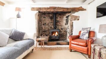 Cottage | Living room | TV