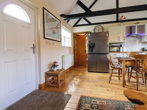 Cottage | Interior - White Hart Stables (Battle)