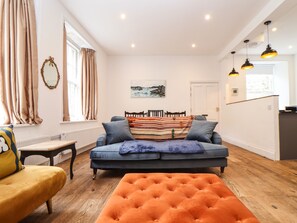 Living room - 1 Regents Mews (Penzance)