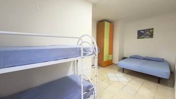 2 bedrooms