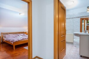 Shower, hair dryer, bidet - GuestHost - Central apartment Monte Piesnig view (Tarvisio)