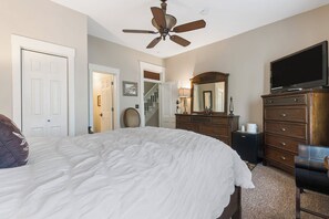 1 bedroom, WiFi, bed sheets - Historic Branson Hotel ~ Downtown ~ Heritage Room (Branson)