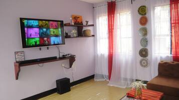 Apartment | 1 bilik tidur, seterika/papan seterika, Wi-fi percuma, cadar katil