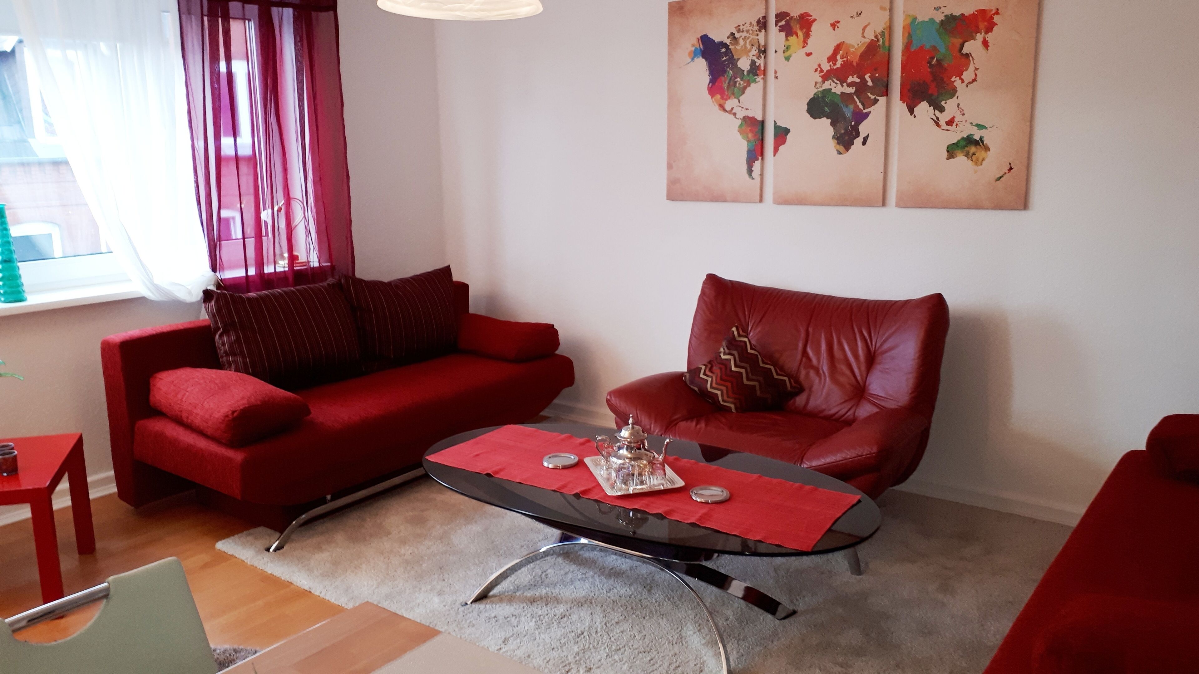 Cozy and modern 3 room apartment with parking space & balcony close to the city.