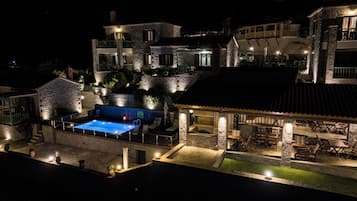 Fachada del alojamiento - Noche