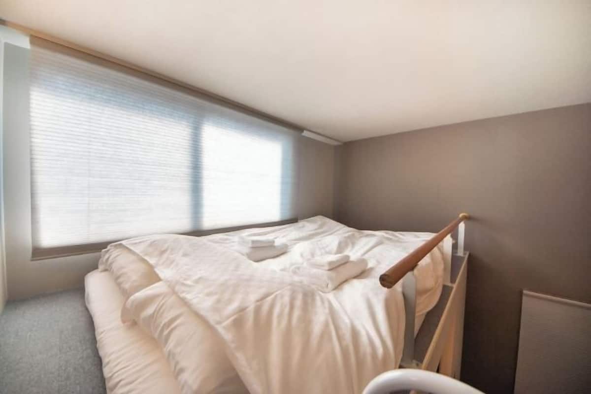 Decoración personalizada, muebles diferentes y wifi gratis