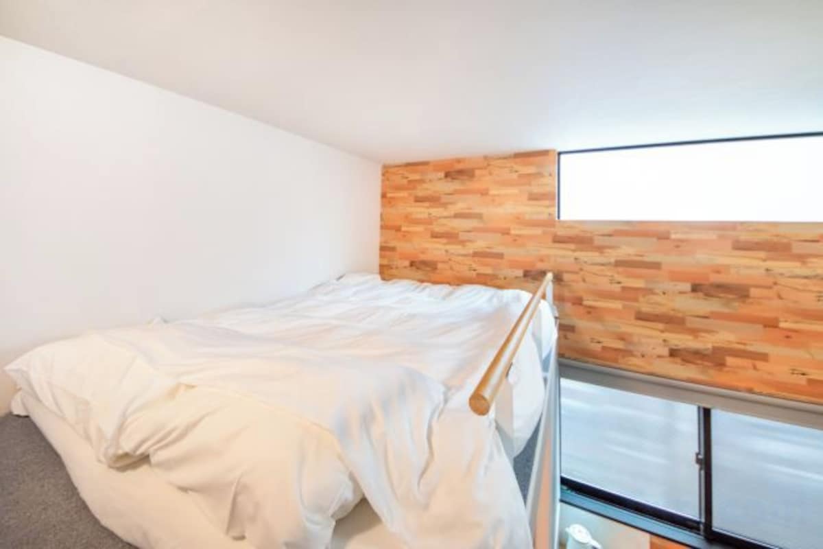 WiFi (free), individually decorated, individually furnished, bed sheets