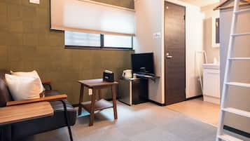 Double Room 102 | Ayrı ayrı dekore edilmiş, ayrı ayrı döşenmiş