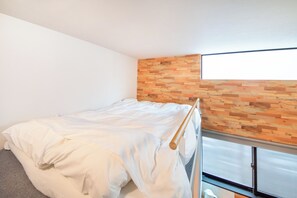 Individually decorated, individually furnished, free WiFi, bed sheets - LOCO Minamiichi (Nara)