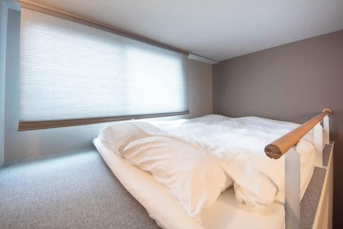 Decoración personalizada, muebles diferentes y wifi gratis