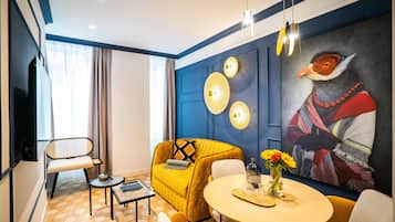 Appartement, 1 slaapkamer (3 people) | Woonruimte | Een 45-inch flatscreentelevisie met digitale zenders en een televisie