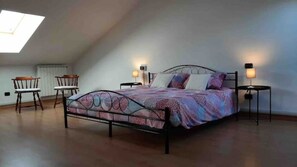 2 soveværelser, skrivebord, strygejern/strygebræt, weekendseng