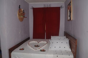 1 chambre, fer et planche à repasser, Wi-Fi, draps fournis