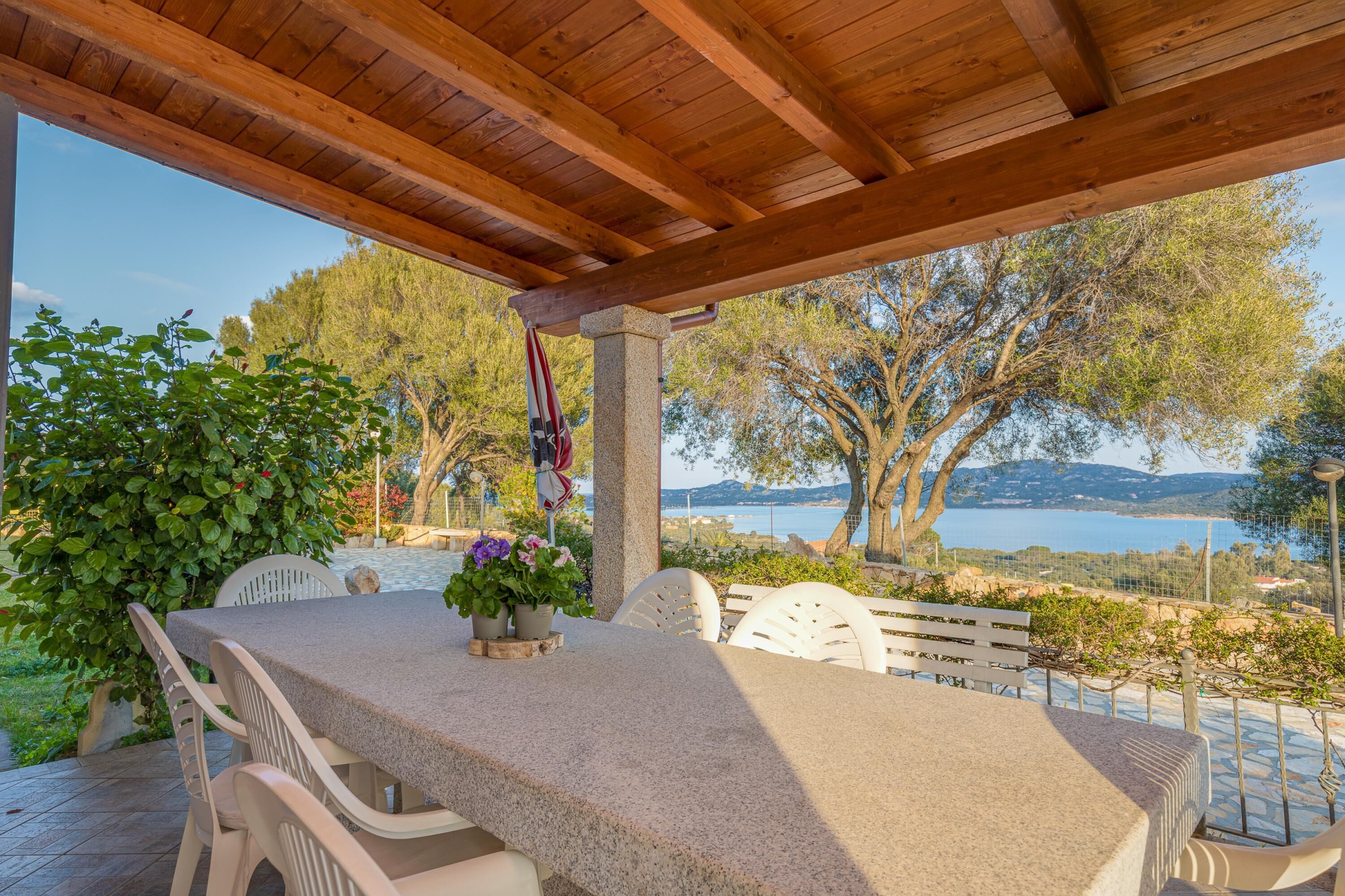 Family Villa, Multiple Bedrooms, 2 Bathrooms, Mountainside (Bella Vista House With Sea View) | Outdoor dining