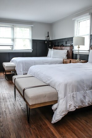 1 bedroom, iron/ironing board, free WiFi, bed sheets - The Anderson Room at the Fairhaven Inn (Albion)