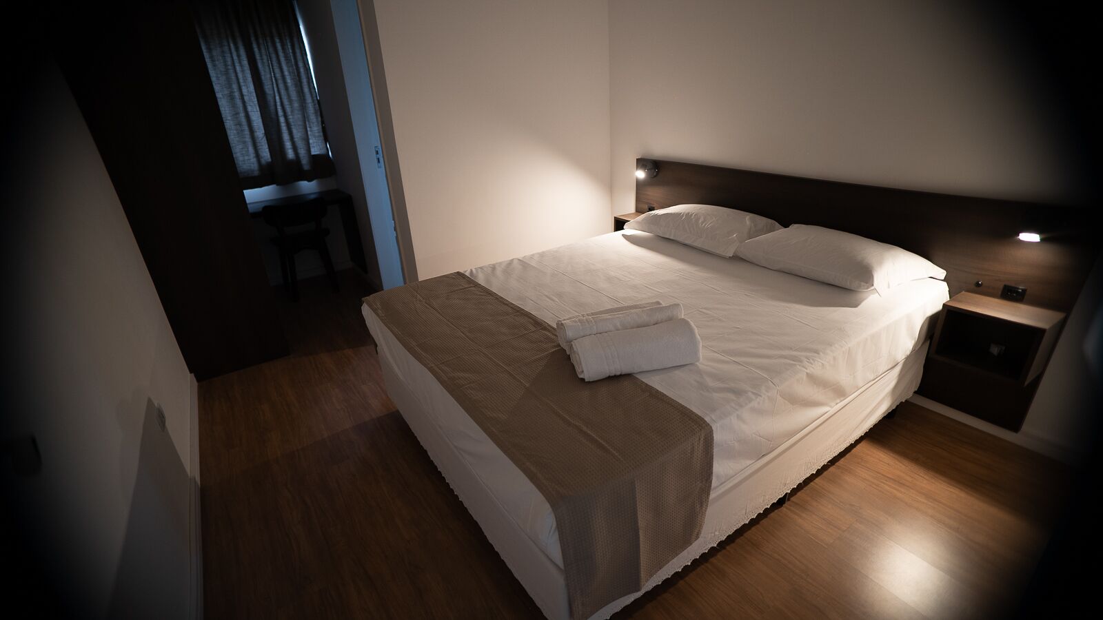 standard double room | desk, free wifi, bed sheets