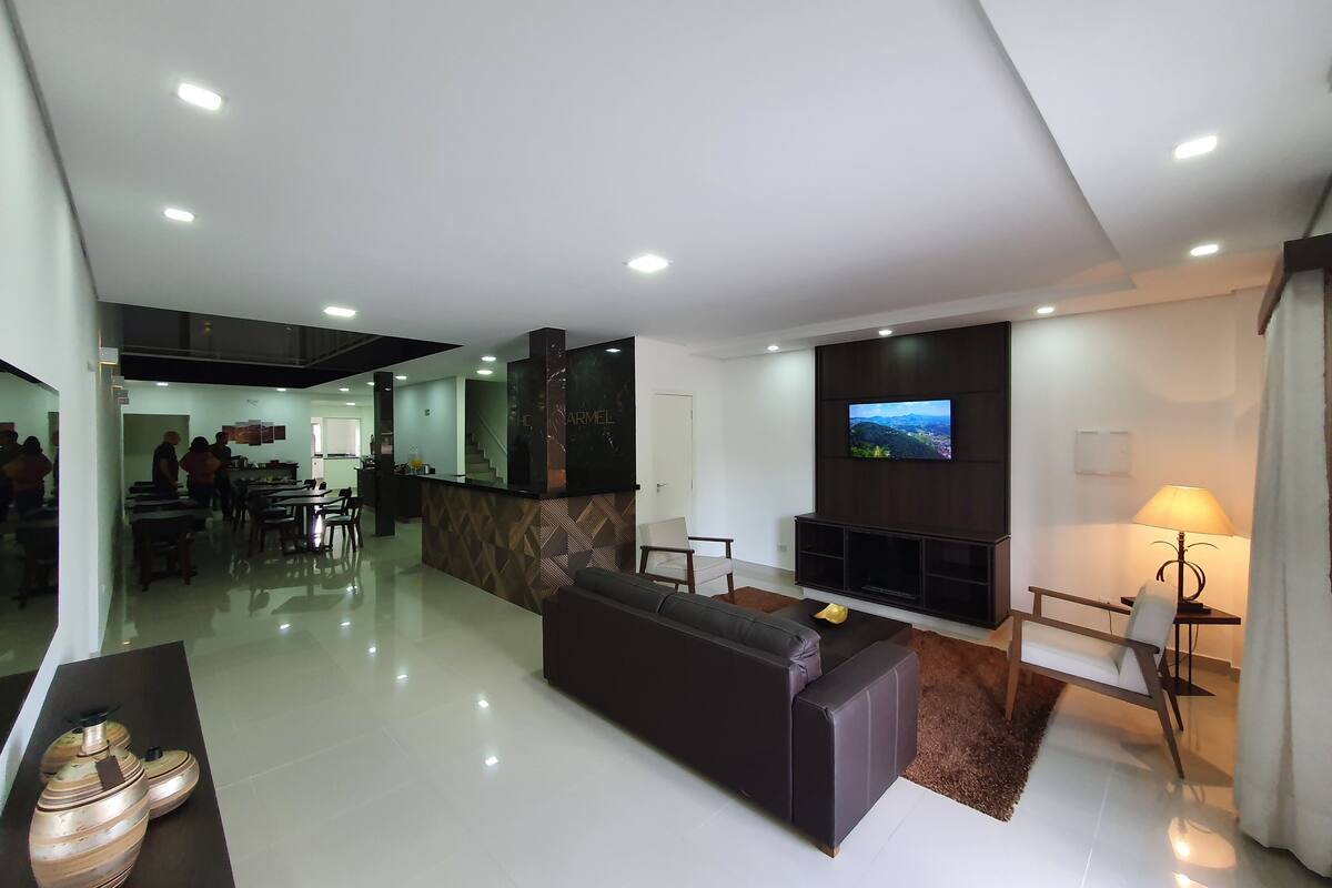 32-inch lcd tv with digital channels, tv