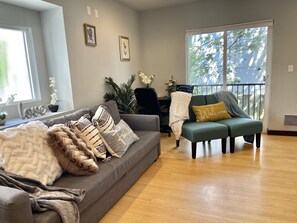 Una Smart TV, una oficina