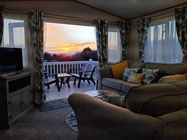 Cottage | Interior - Rose View (Truro)