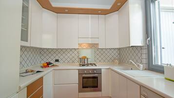 Fridge, microwave, oven, dishwasher