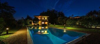 Villa dei Salici con piscina by Wonderful Italy