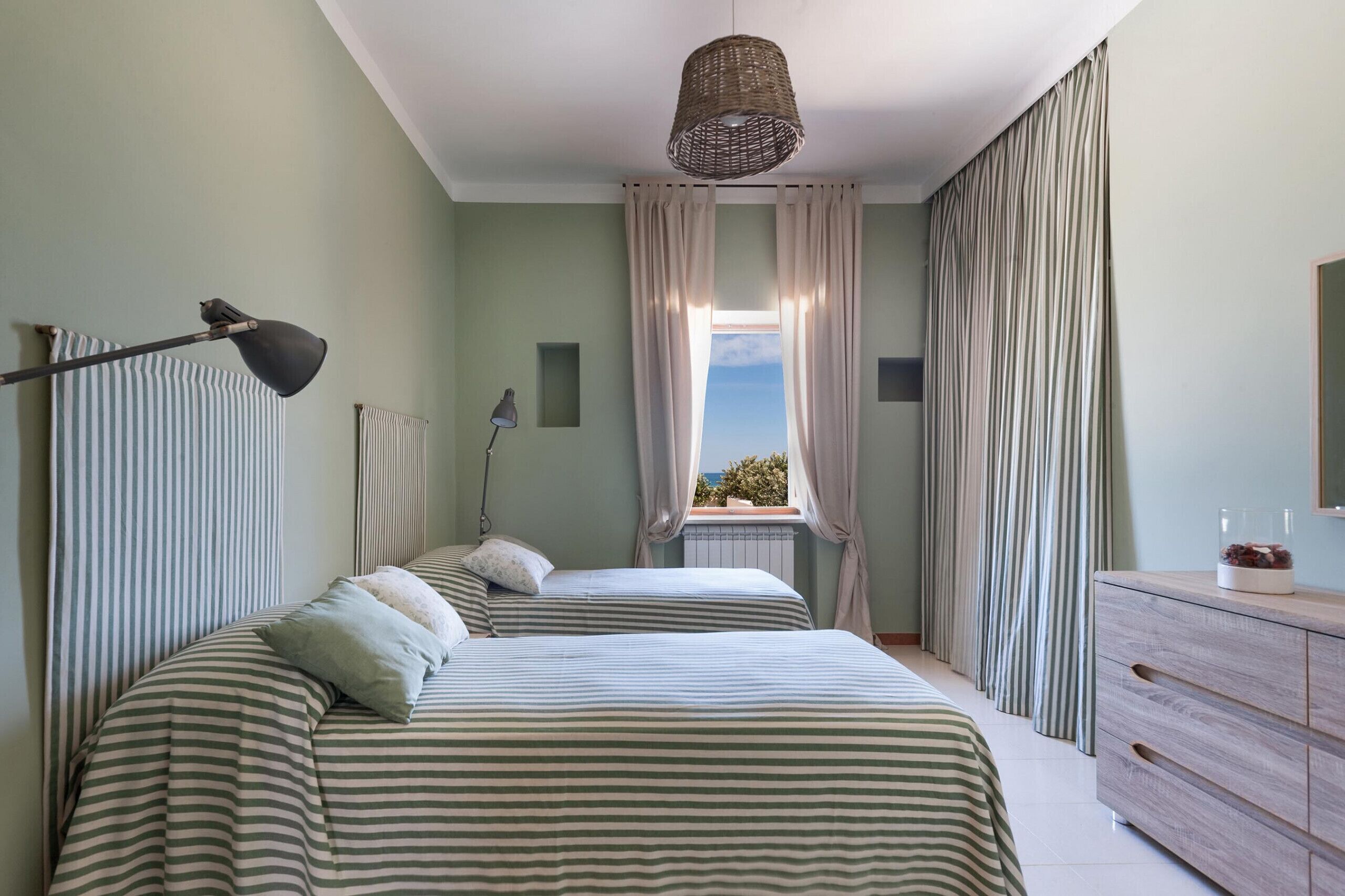 3 habitaciones, wifi gratis y ropa de cama 