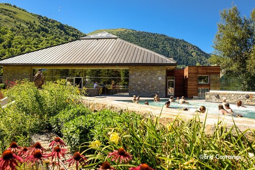 280m from the slopes, flat for 6