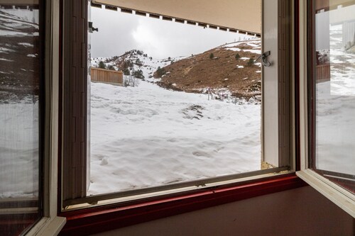 280m from the slopes, flat for 6