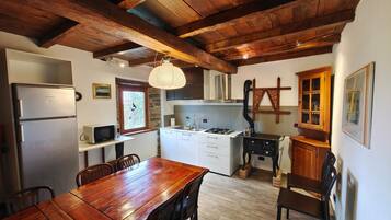 Microonde, forno, piano cottura, tostapane