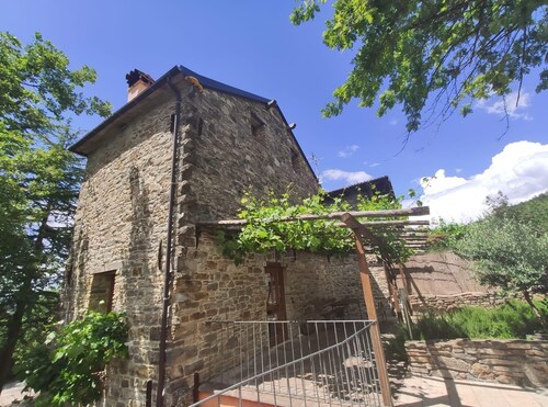 Apartm. old stone house 6/7 persons