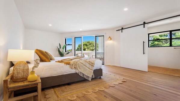 3 bedrooms, iron/ironing board, Internet, bed sheets - Le Dog Beach Club - chic home with pool (Byron Bay)