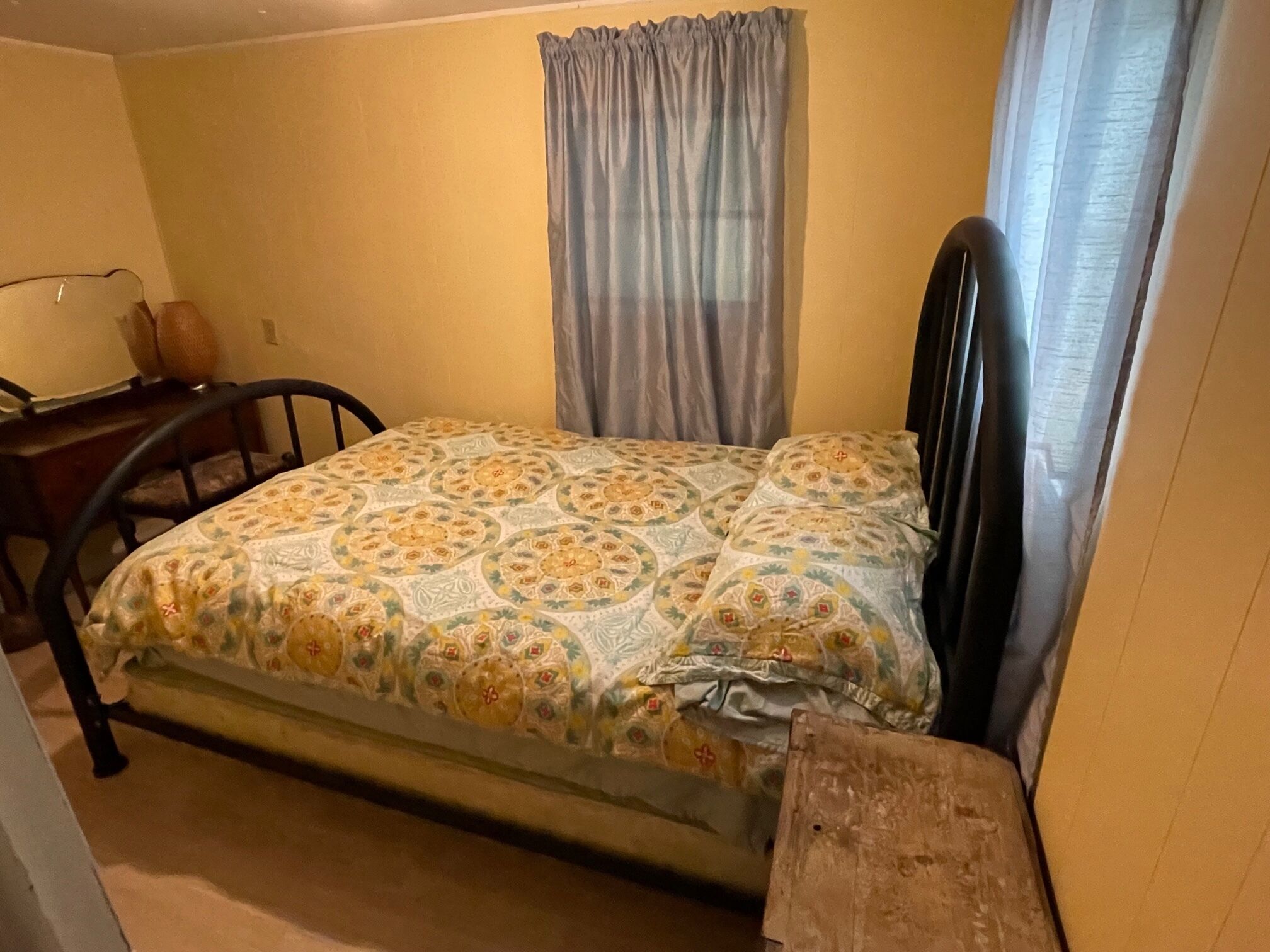 Toledo Bend waterfront Great for family vacation, fishermen or hunter's.