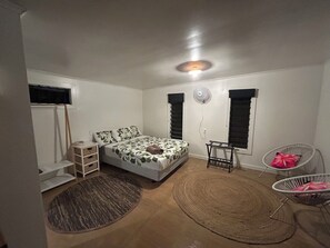 1 habitación, tabla de planchar con plancha, wifi y ropa de cama 