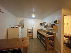 Fridge, stovetop, electric kettle, toaster