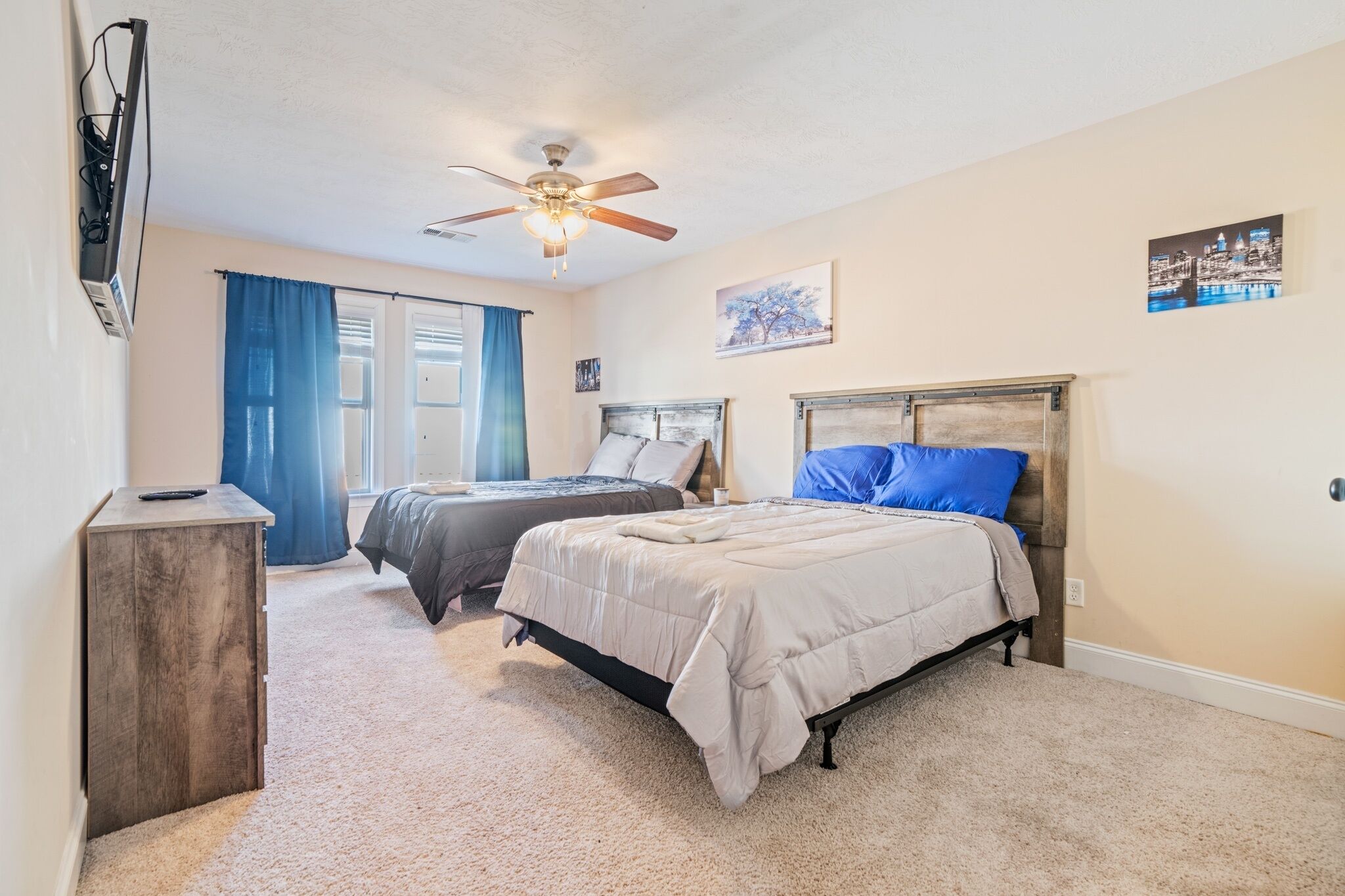 Good Vibes Only - Perfect Home In Quiet Residential Area With Work/study Space 4 Bedroom Townhouse by Redawning