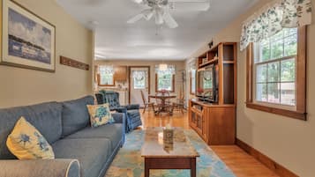 Bungalow, 1 Bedroom | Living area | TV, fireplace, streaming services