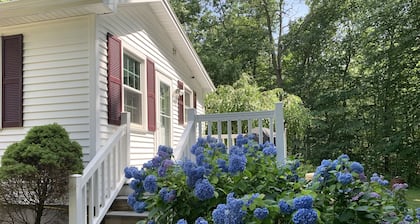 Cozy Bungalow Just Minutes From Mystic, Westerly Beaches, Boating And Casinos! 1 Bedroom Bungalow by RedAwning