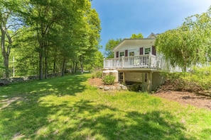 Exterior - Cozy Bungalow Just Minutes From Mystic, Westerly Beaches, Boating And Casinos! 1 Bedroom Bungalow by RedAwning (Mystic)