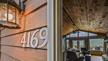 Cabin, 2 Bedrooms | Interior