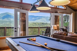 Games room - Roundtop Mountain Ridge 2 Bedroom Cabin by RedAwning (Sevierville)