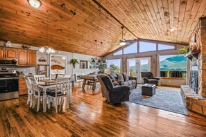 Cabin, 2 Bedrooms | Dining