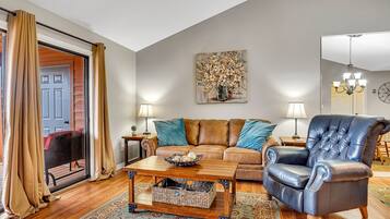 Condo, 2 Bedrooms | Living area | Smart TV