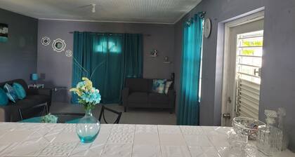 Modern Villa 15mins from anywhere!!